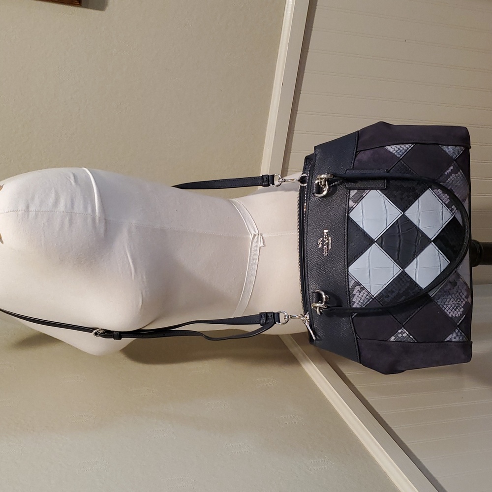 Like NEW Coach Patchwork Brooke Carryall Bag - Picture 6 of 14